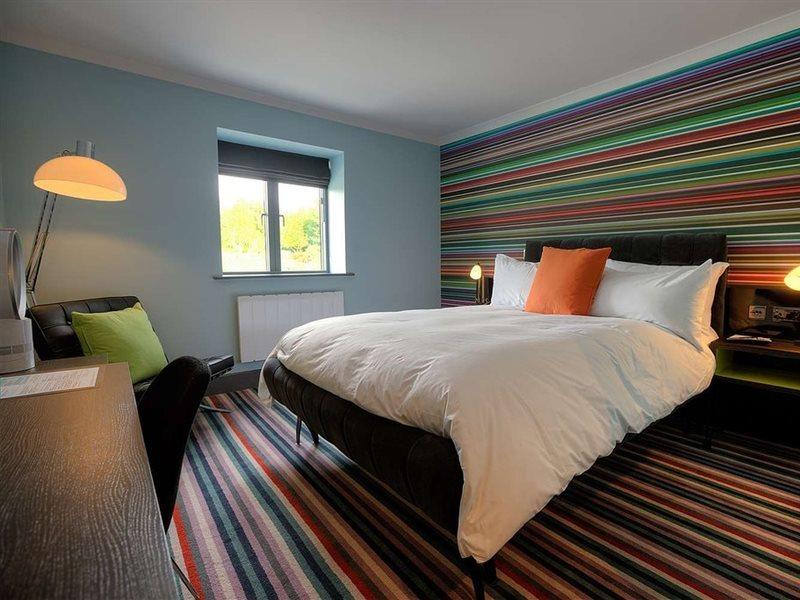 วิลเลจ โฮเต็ล โคเวนทรี Hotel ภายนอก รูปภาพ