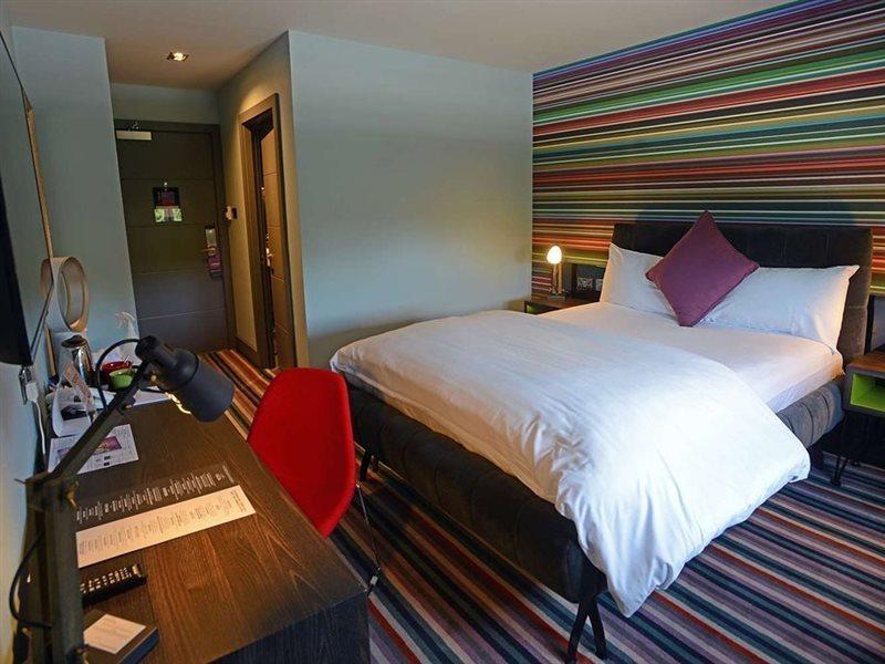วิลเลจ โฮเต็ล โคเวนทรี Hotel ภายนอก รูปภาพ